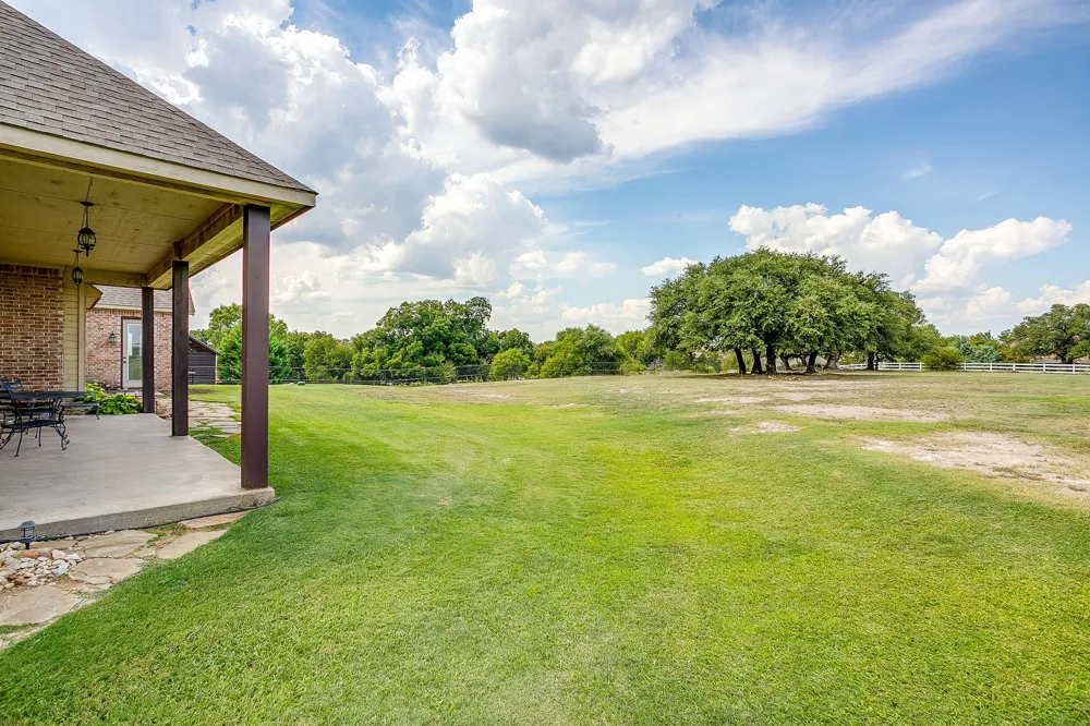 13041 Stacey Valley Drive Azle, TX 76020