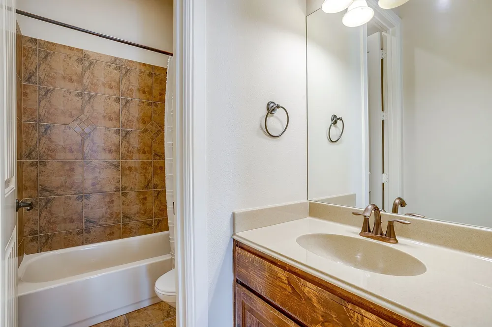 13041 Stacey Valley Drive Azle, TX 76020