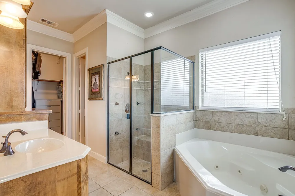 13041 Stacey Valley Drive Azle, TX 76020