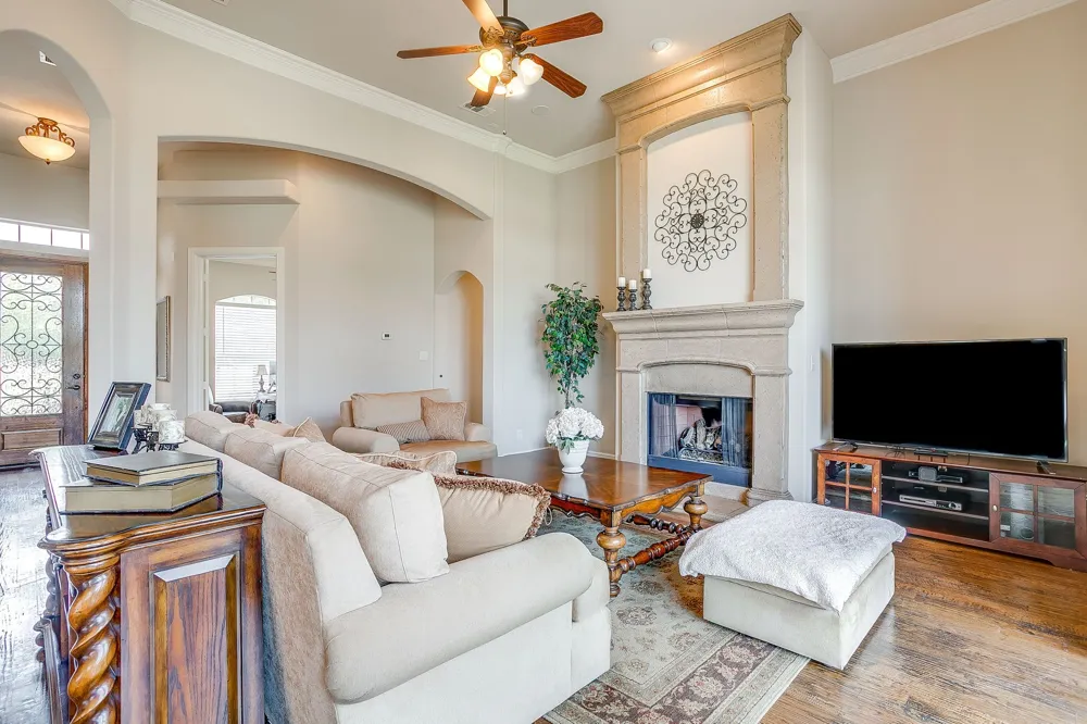 13041 Stacey Valley Drive Azle, TX 76020