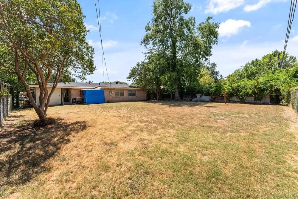 915 Liberty Drive Irving, TX 75061