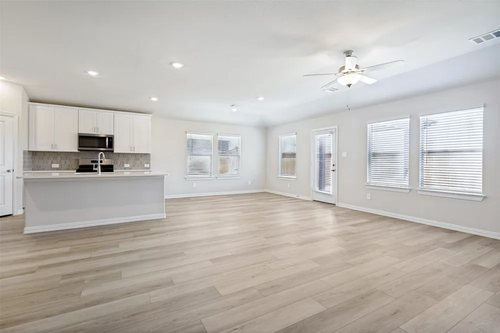 3407 Pat Mayse Drive Farmersville, TX 75442