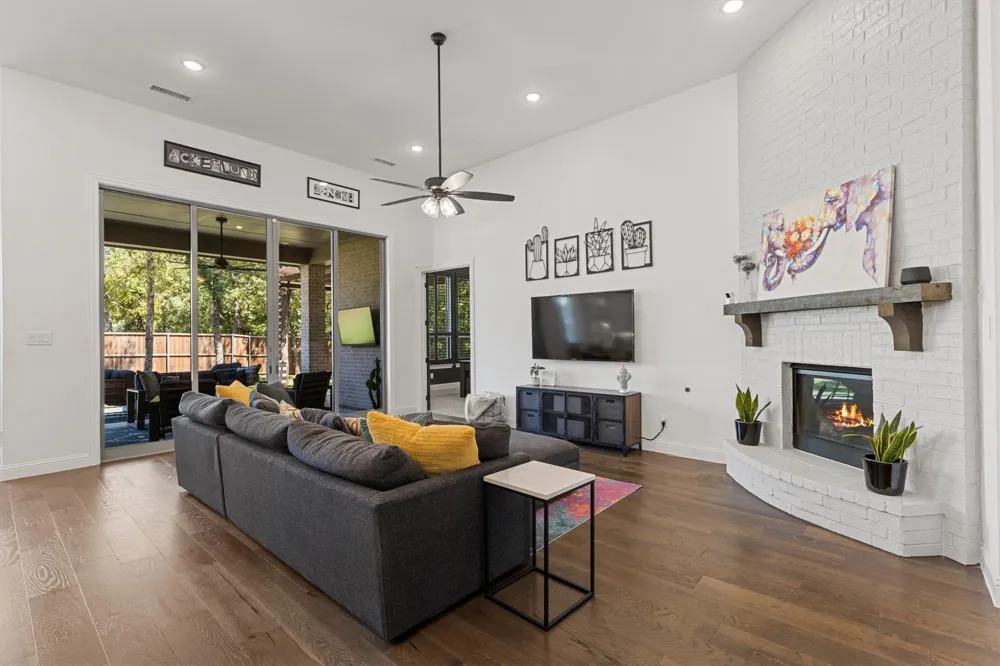 4404 Lake View Road Oak Point, TX 75068
