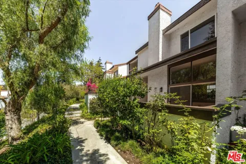 17173 Palisades Circle