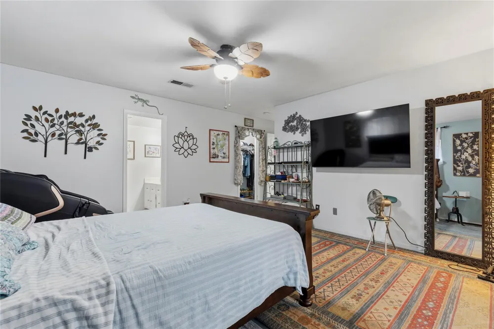 412 Burning Tree Drive Huntsville, TX 77340