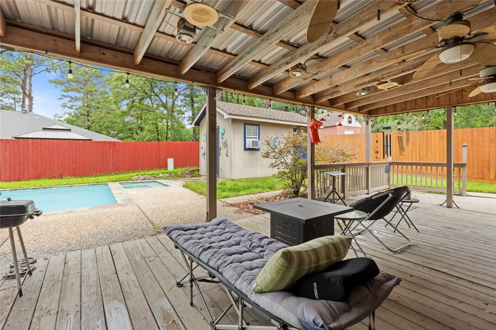 412 Burning Tree Drive Huntsville, TX 77340