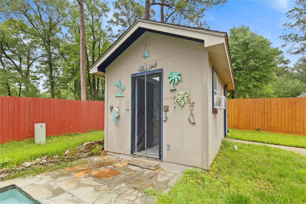 412 Burning Tree Drive Huntsville, TX 77340