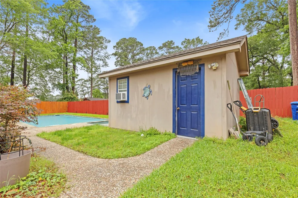 412 Burning Tree Drive Huntsville, TX 77340