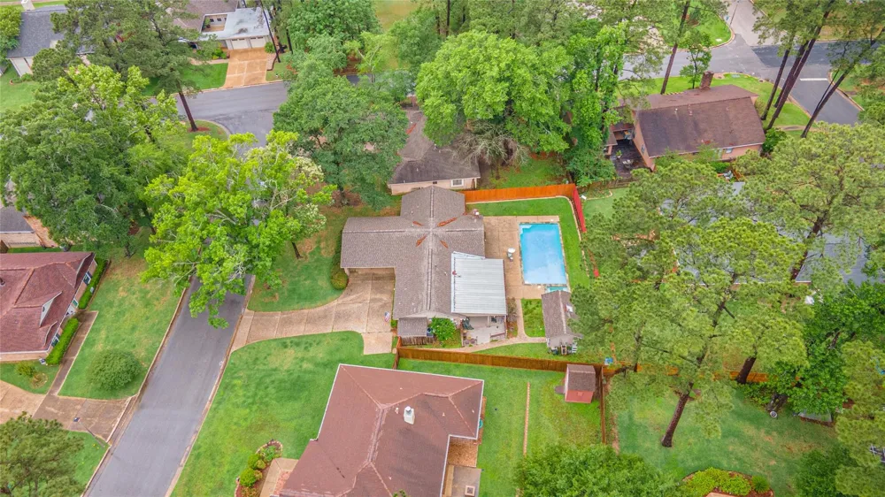 412 Burning Tree Drive Huntsville, TX 77340