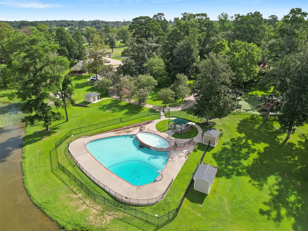 412 Burning Tree Drive Huntsville, TX 77340