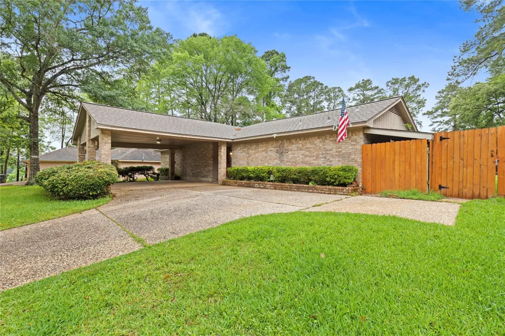 412 Burning Tree Drive Huntsville, TX 77340