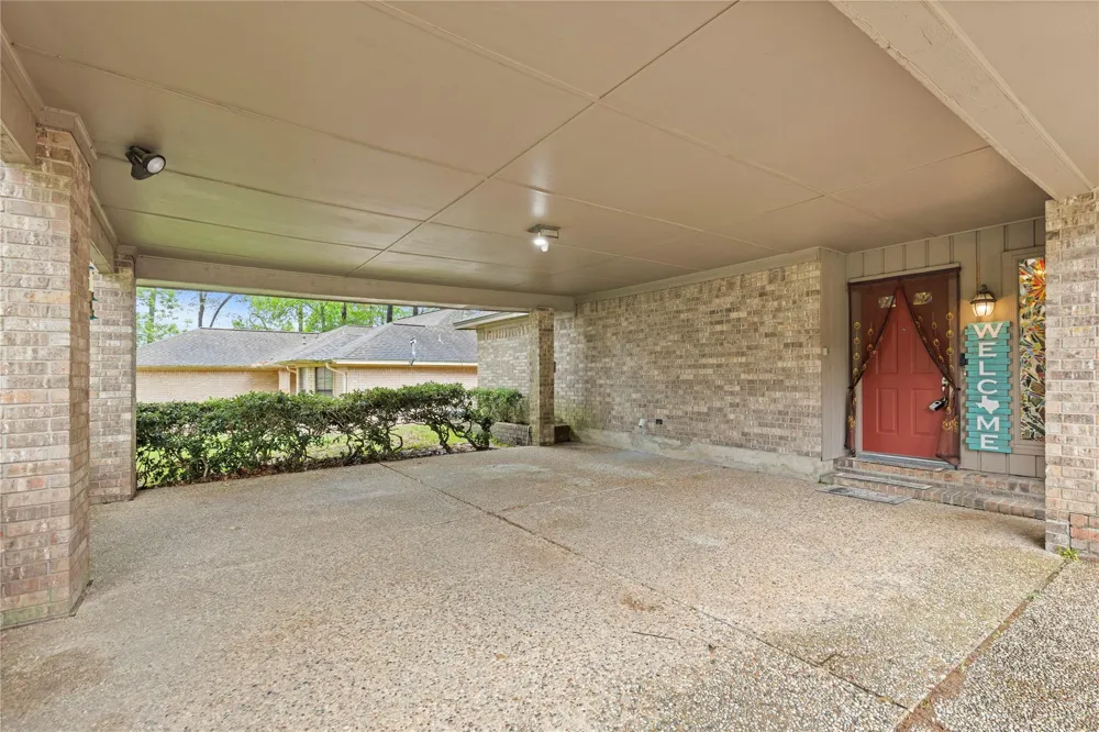 412 Burning Tree Drive Huntsville, TX 77340
