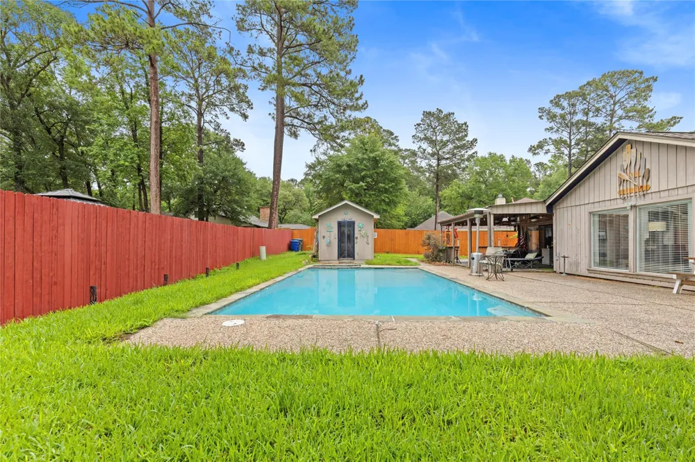 412 Burning Tree Drive Huntsville, TX 77340