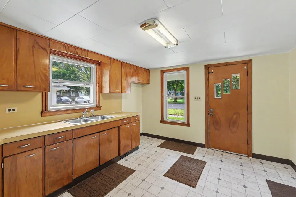 1213 Edwards Street Albion, MI 49224
