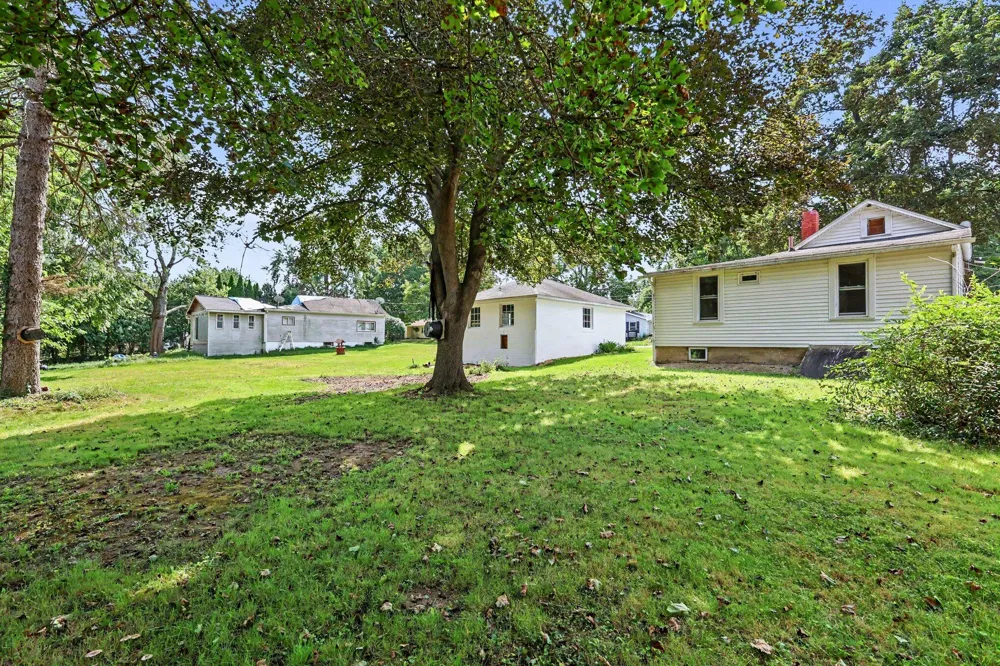 1213 Edwards Street Albion, MI 49224