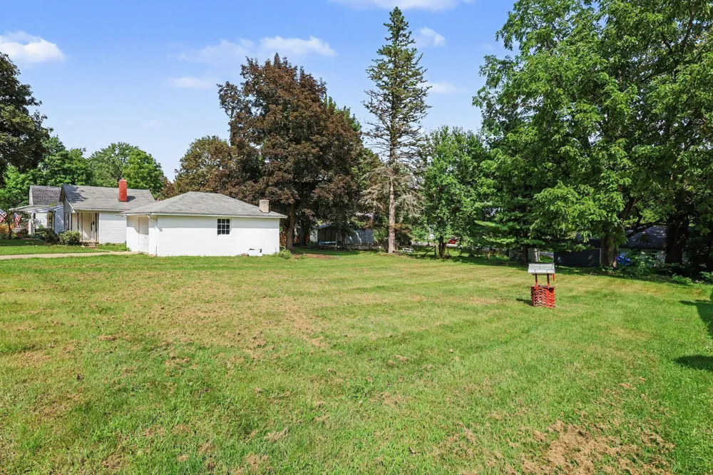 1213 Edwards Street Albion, MI 49224
