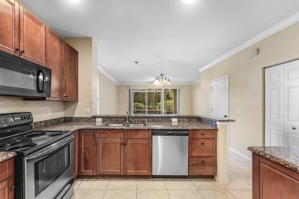 9650 Lago Drive Boynton Beach, FL 33472