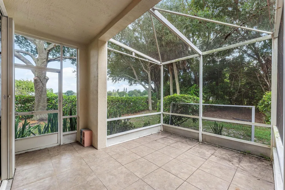 9650 Lago Drive Boynton Beach, FL 33472