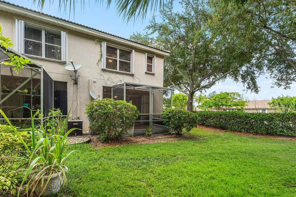 9650 Lago Drive Boynton Beach, FL 33472