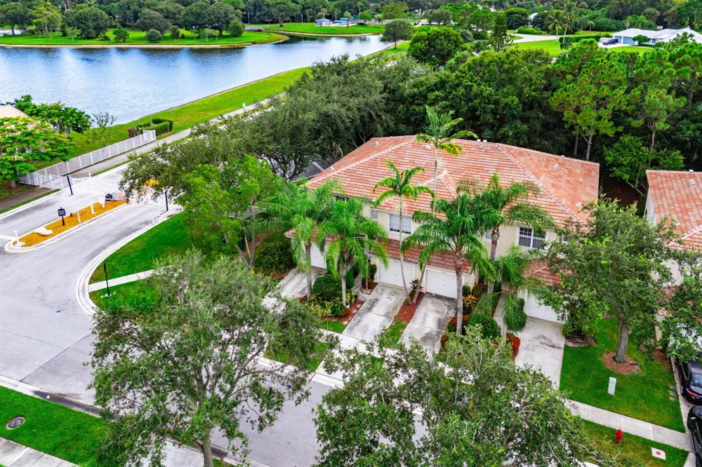 9650 Lago Drive Boynton Beach, FL 33472