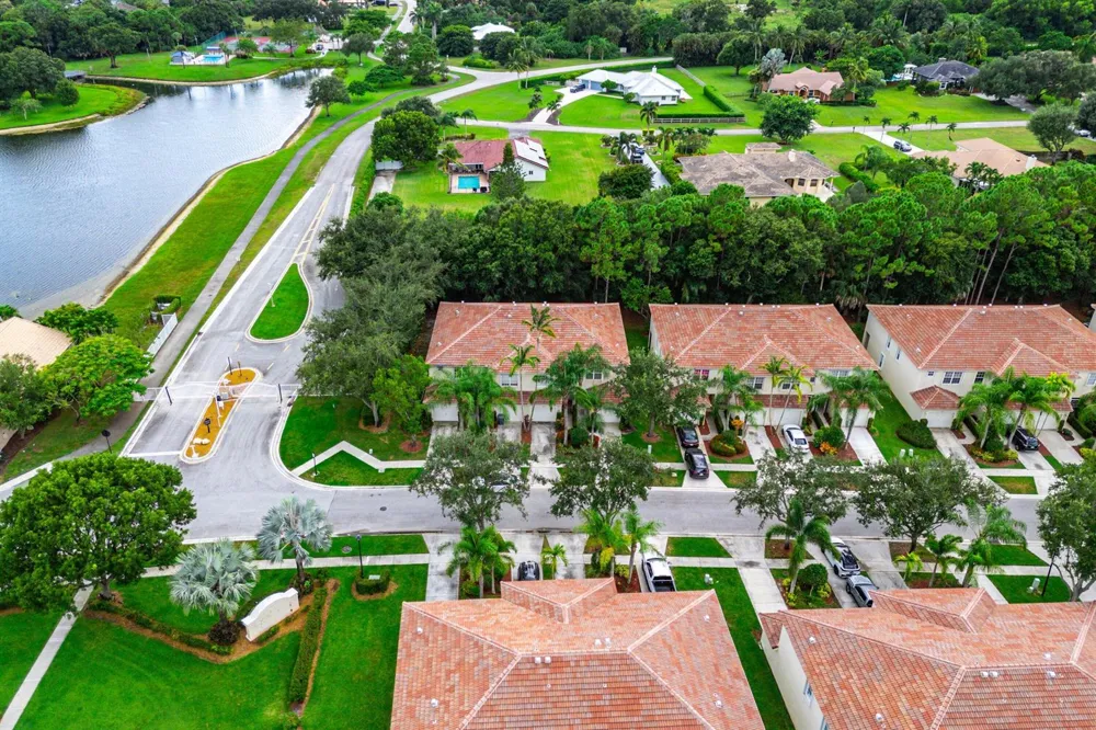 9650 Lago Drive Boynton Beach, FL 33472