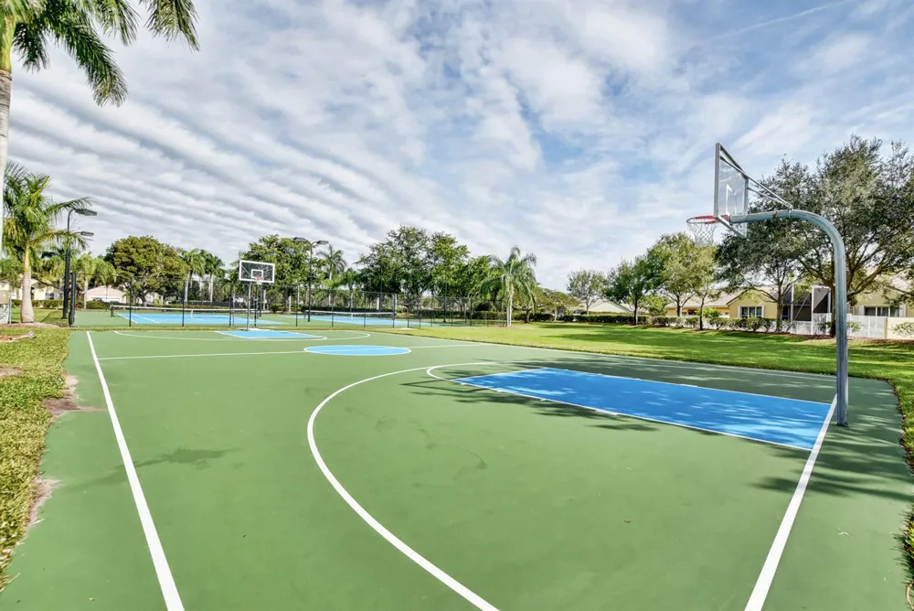 9650 Lago Drive Boynton Beach, FL 33472