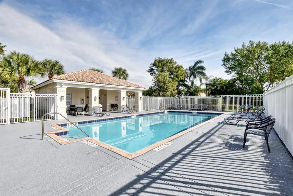 9650 Lago Drive Boynton Beach, FL 33472