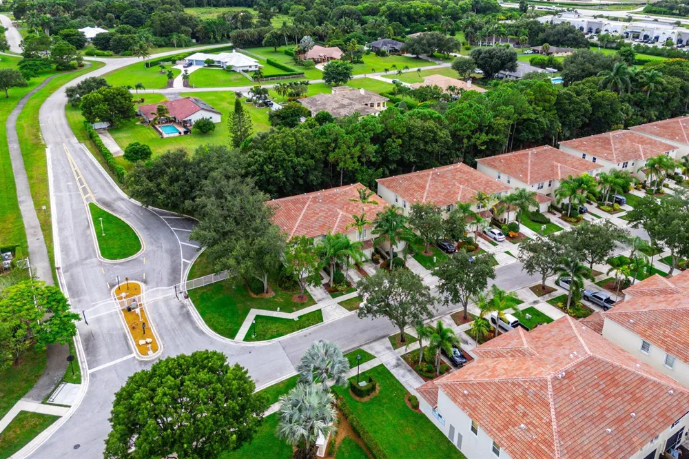 9650 Lago Drive Boynton Beach, FL 33472