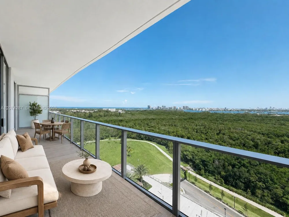 2411 Laguna circle #1503 North Miami, FL 33181