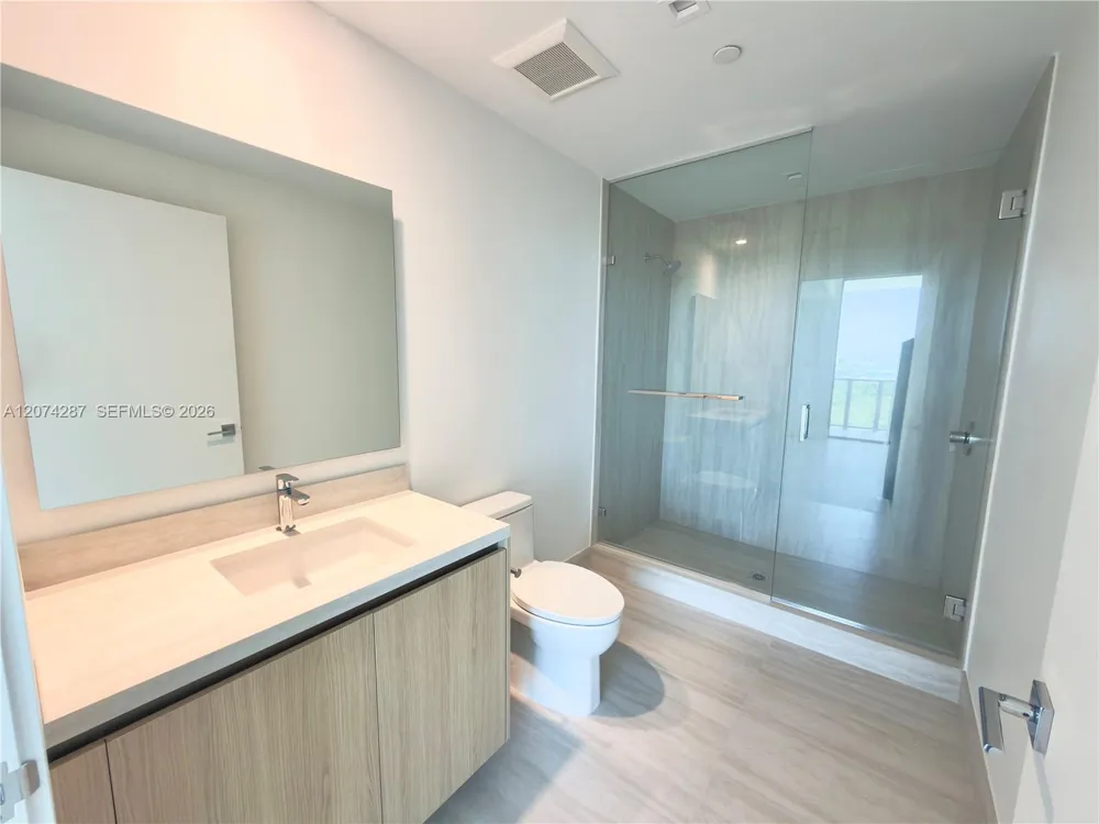 2411 Laguna circle #1503 North Miami, FL 33181