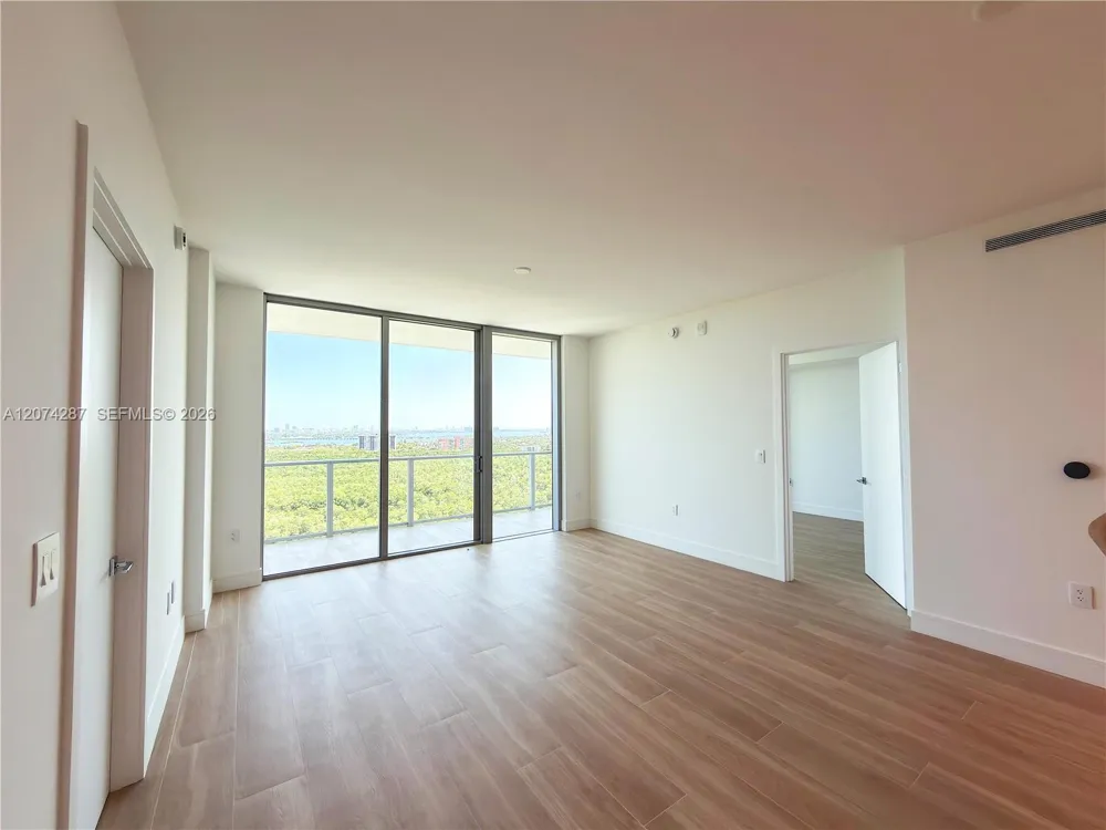 2411 Laguna circle #1503 North Miami, FL 33181