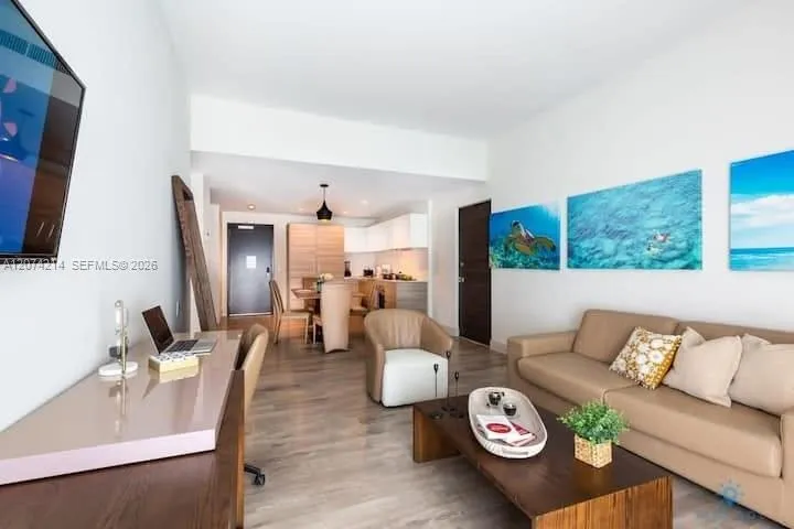 777 Ocean Dr #N423 Hollywood, FL 33019