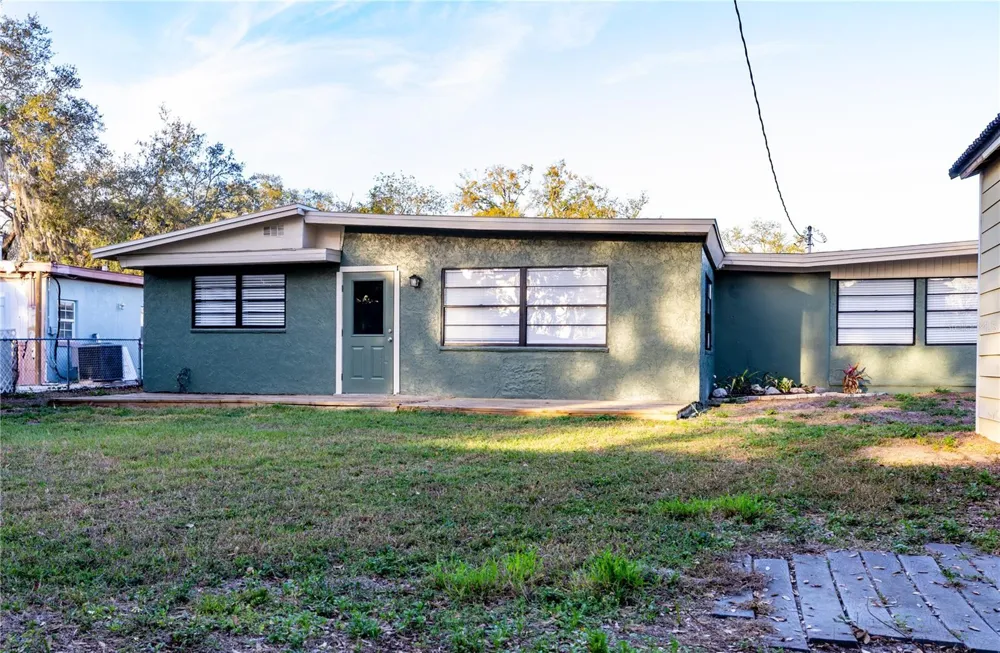 2026 SUNSET LANE Clermont, FL 34711