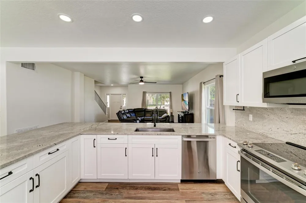 3220 37TH TERRACE E Bradenton, FL 34208