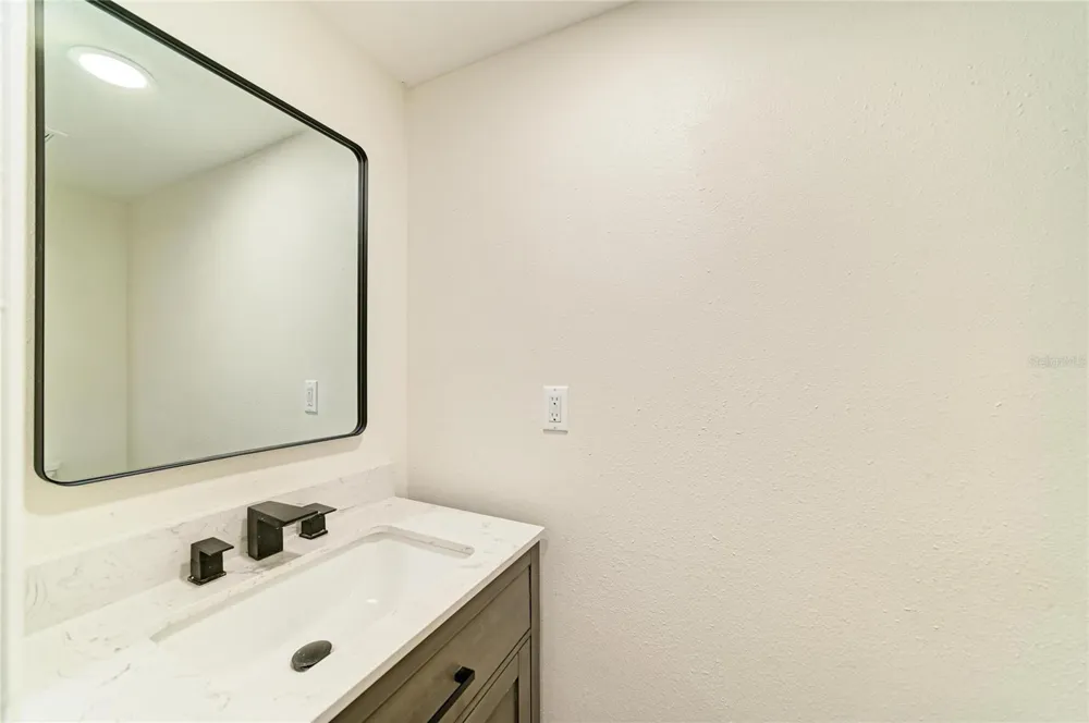 3220 37TH TERRACE E Bradenton, FL 34208