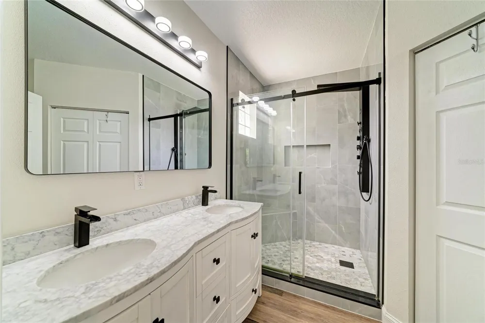 3220 37TH TERRACE E Bradenton, FL 34208