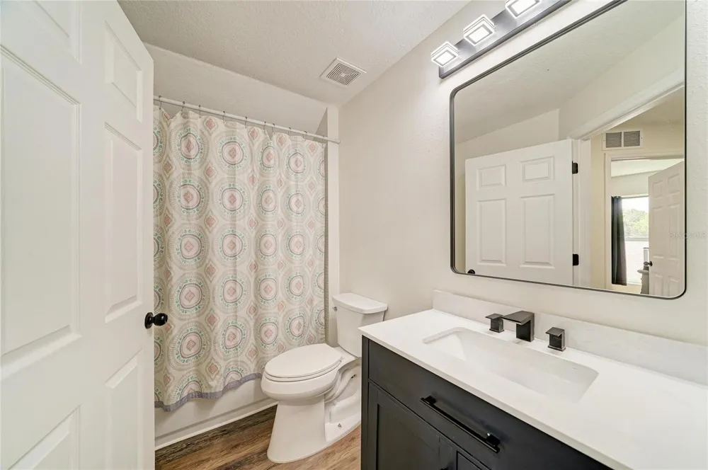 3220 37TH TERRACE E Bradenton, FL 34208