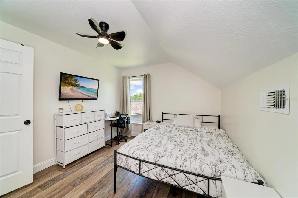 3220 37TH TERRACE E Bradenton, FL 34208