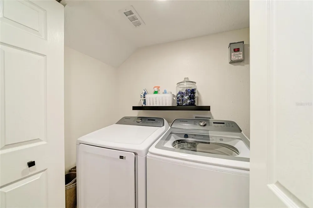 3220 37TH TERRACE E Bradenton, FL 34208