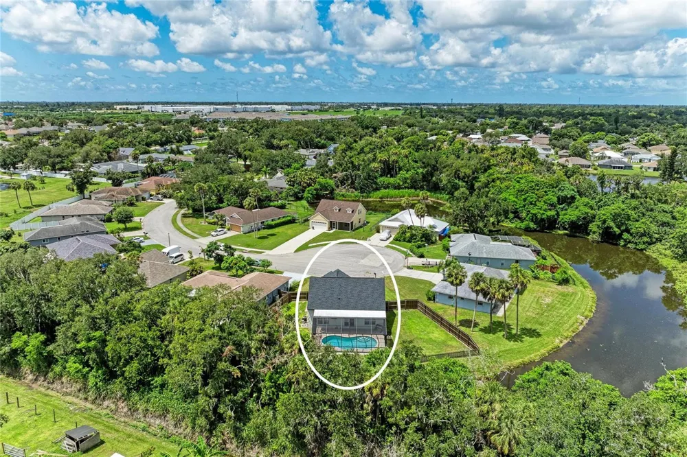 3220 37TH TERRACE E Bradenton, FL 34208
