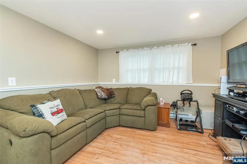 115 New York Avenue Jefferson Township, NJ 07849
