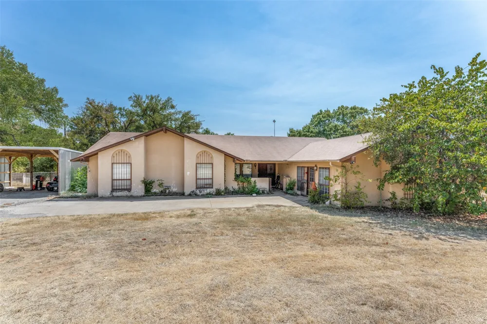 885 Kyle Circle Reno, TX 76020