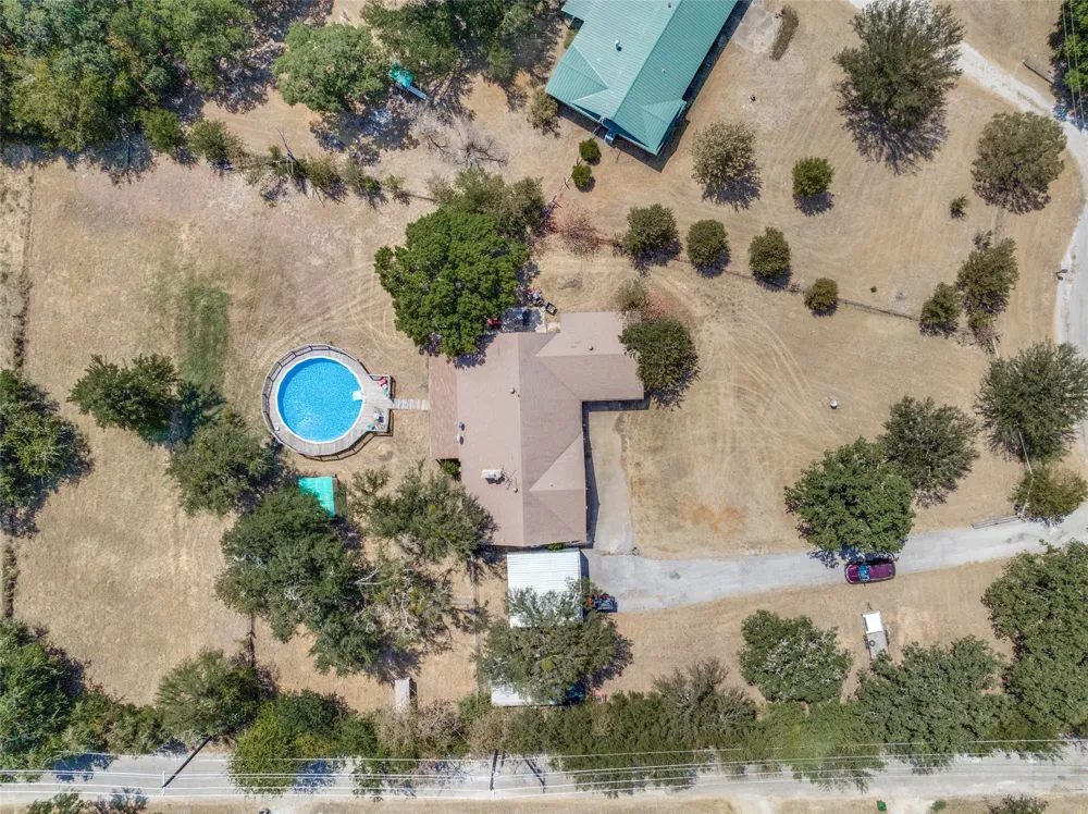 885 Kyle Circle Reno, TX 76020