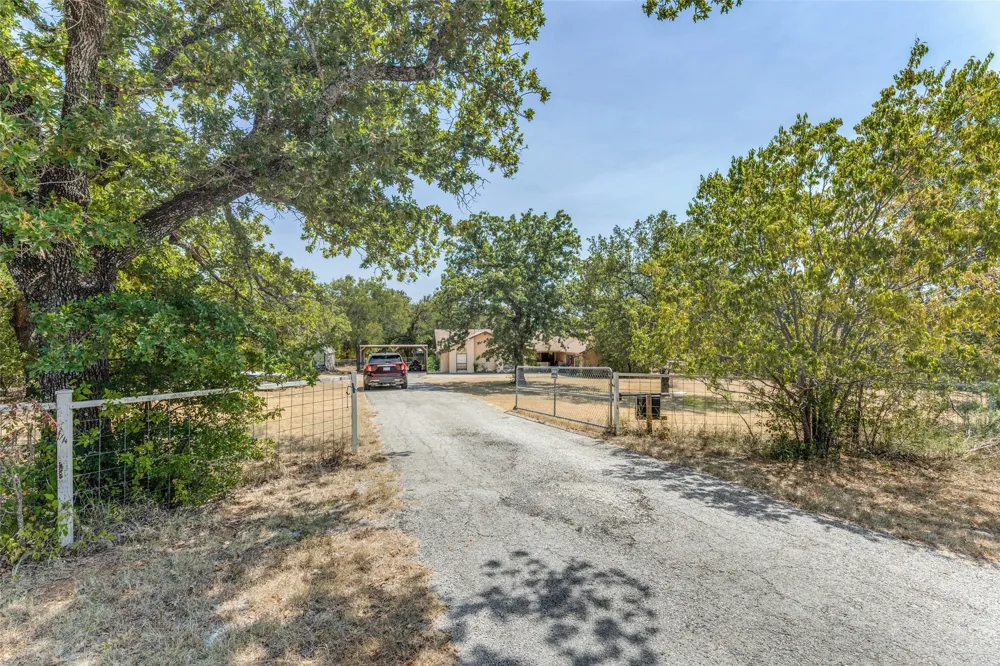 885 Kyle Circle Reno, TX 76020