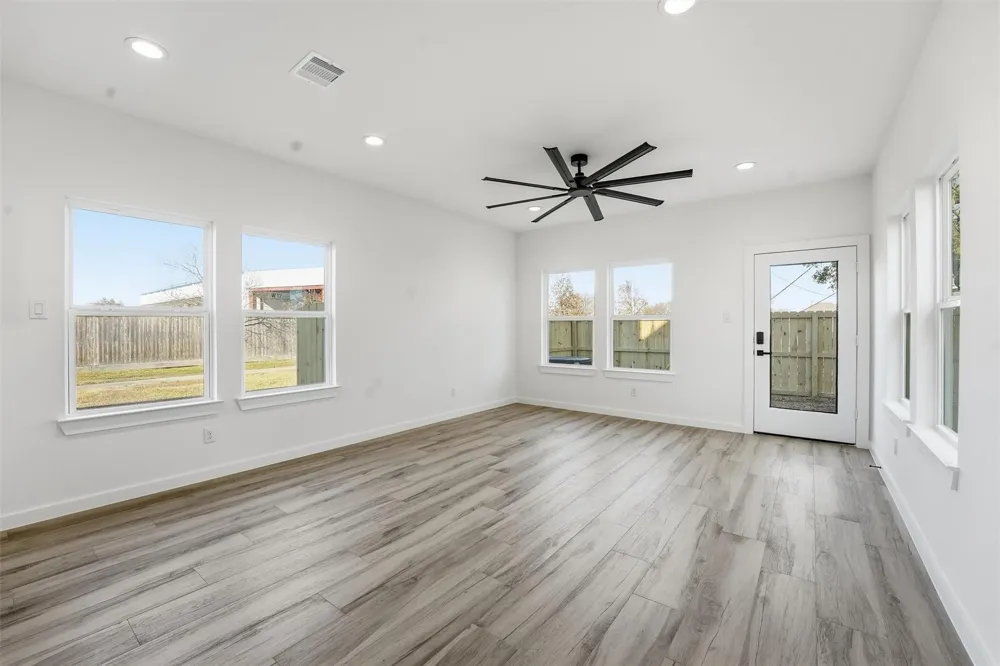 530 4th Street La Porte, TX 77571