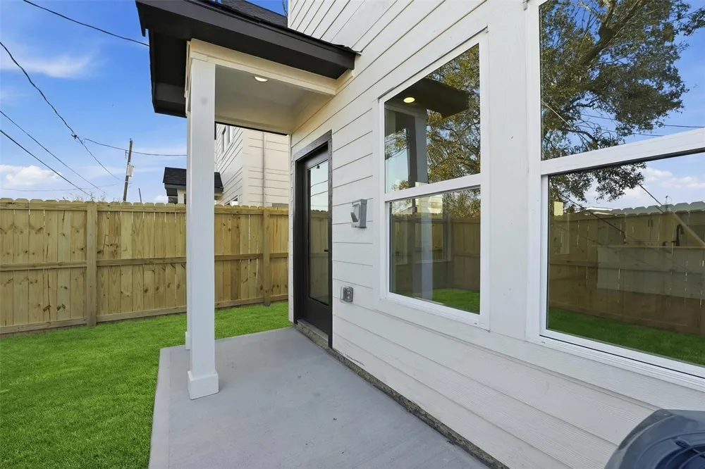 530 4th Street La Porte, TX 77571