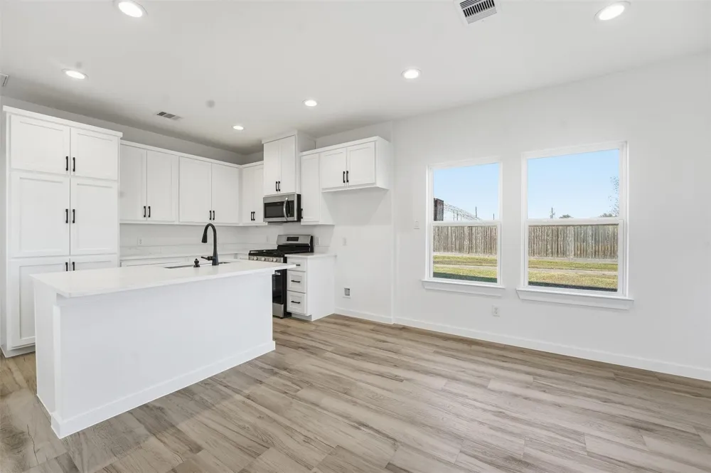 530 4th Street La Porte, TX 77571