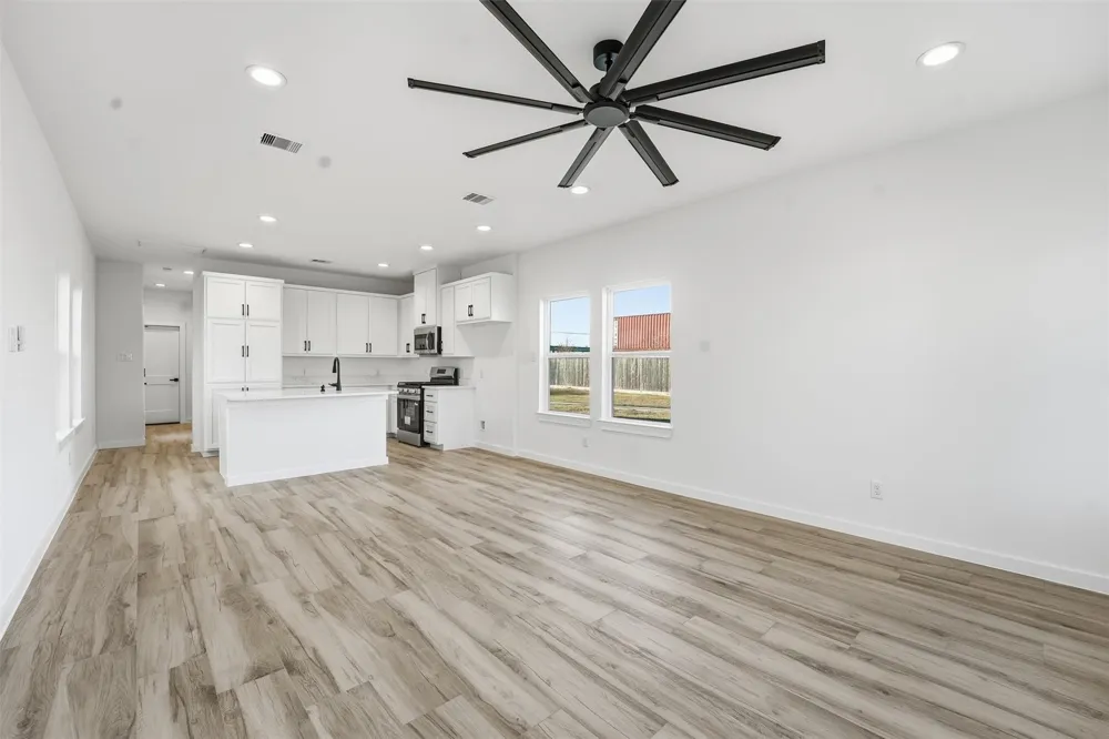 530 4th Street La Porte, TX 77571