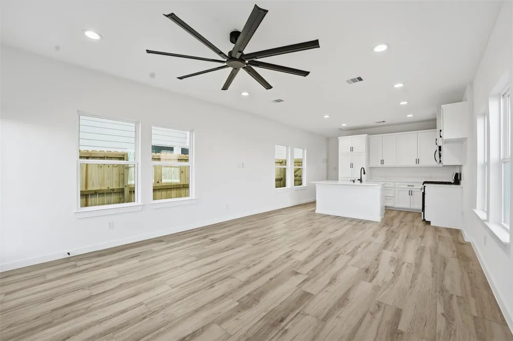 530 4th Street La Porte, TX 77571