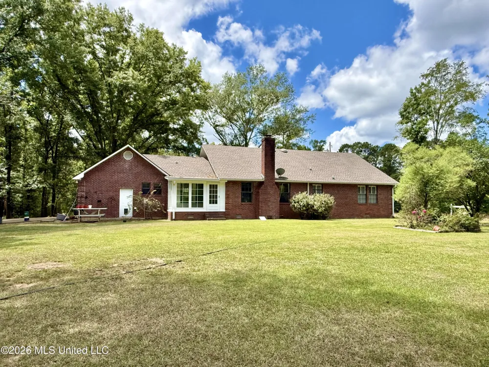 2078 Upton Road Crystal Springs, MS 39059